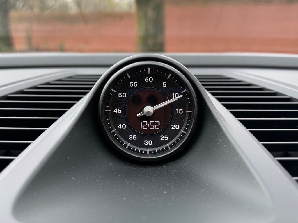 2025 Porsche Macan Electric 4S