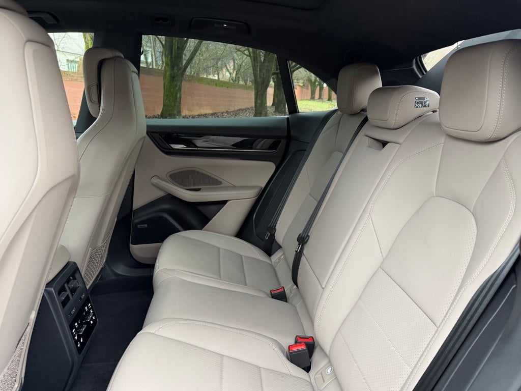 2025 Porsche Macan Electric 4S