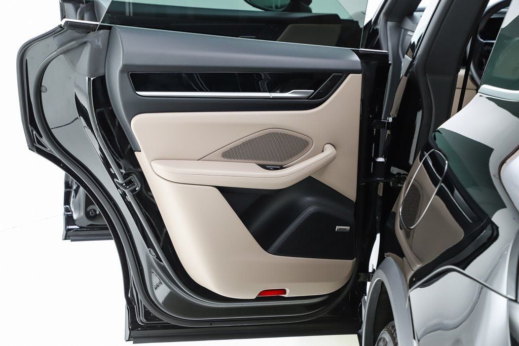 2025 Porsche Macan Electric 4S