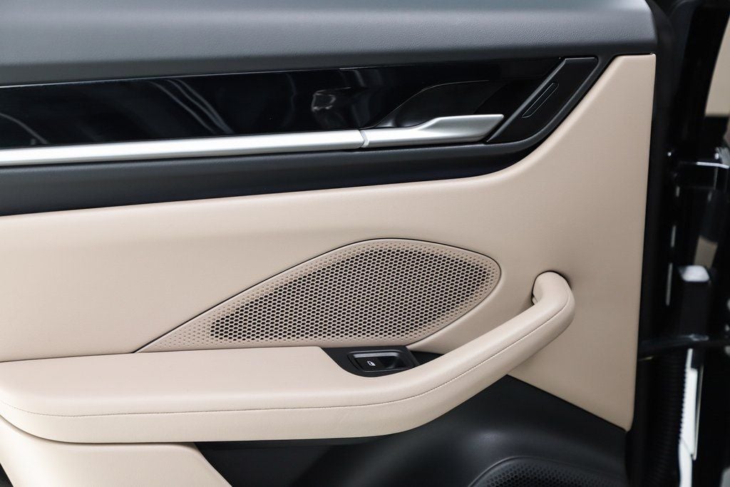 2025 Porsche Macan Electric 4S