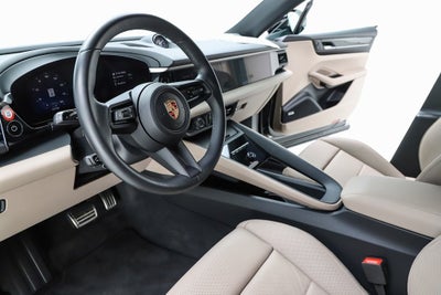 2025 Porsche Macan Electric 4S