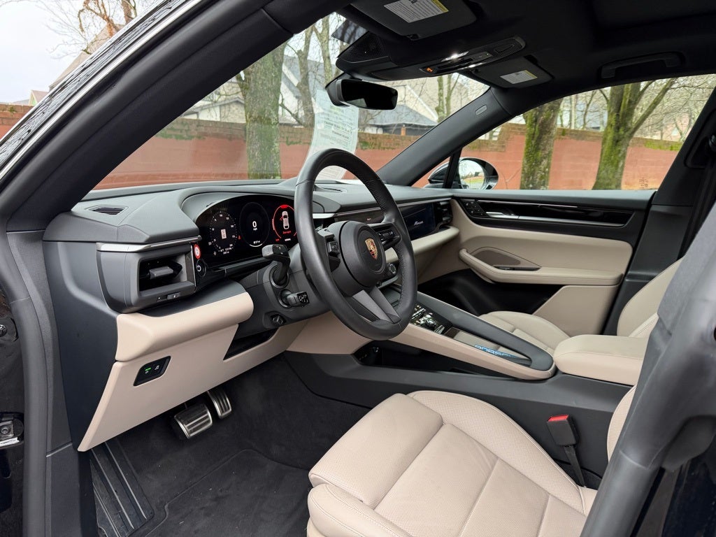 2025 Porsche Macan Electric 4S