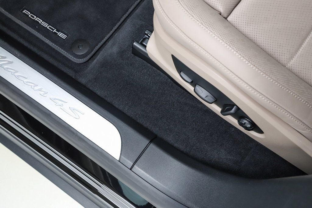 2025 Porsche Macan Electric 4S