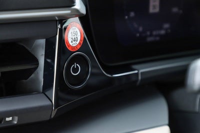 2025 Porsche Macan Electric 4S