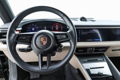 2025 Porsche Macan Electric 4S