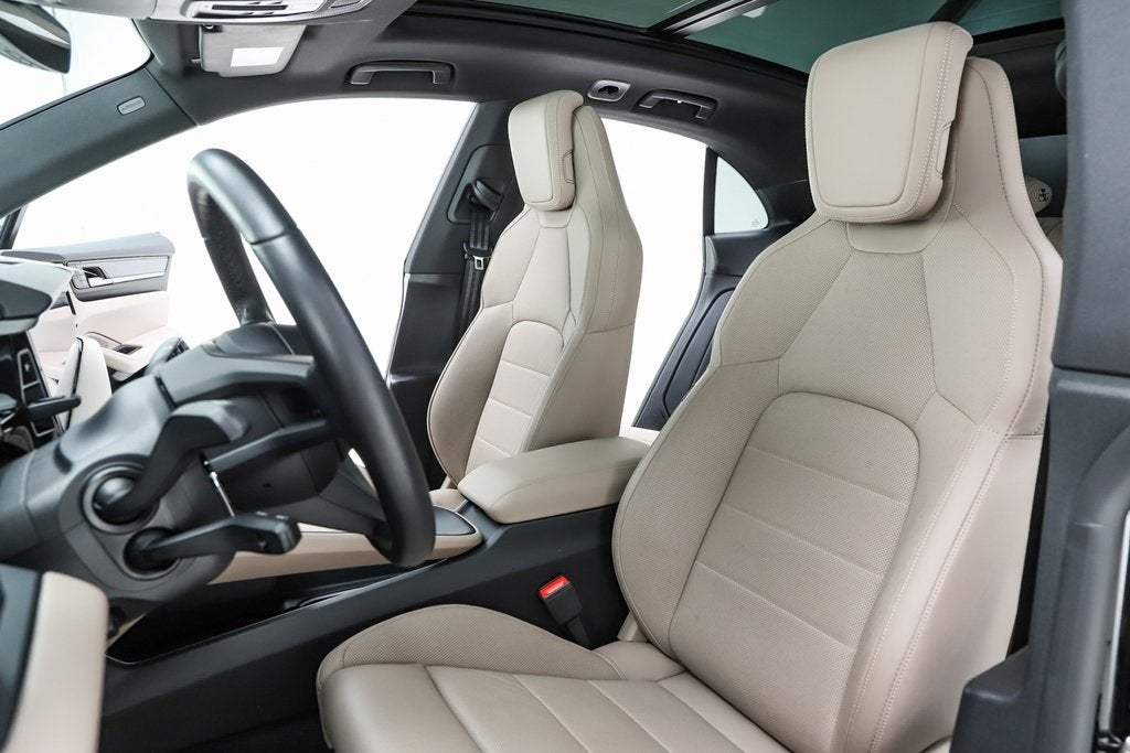 2025 Porsche Macan Electric 4S