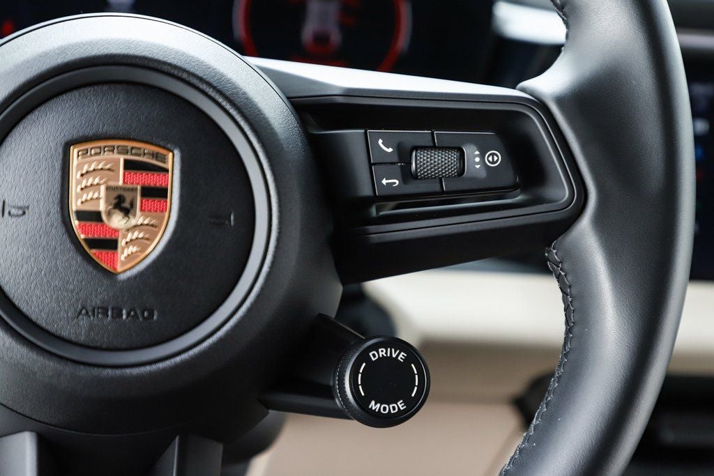 2025 Porsche Macan Electric 4S