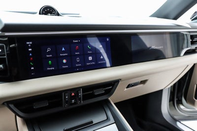 2025 Porsche Macan Electric 4S