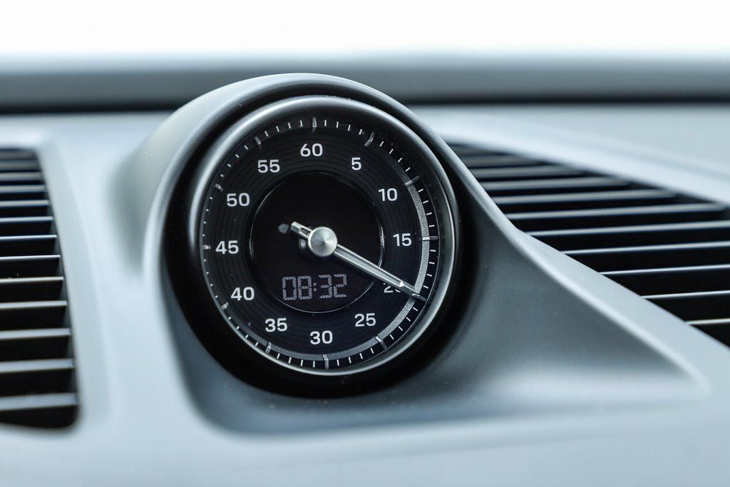 2025 Porsche Macan Electric 4S