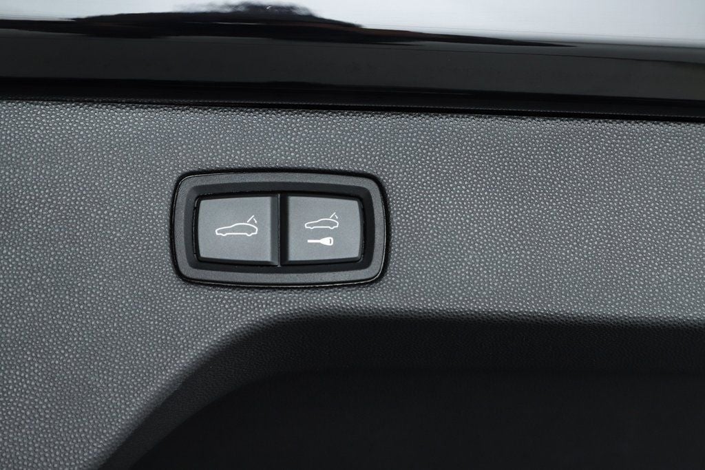 2025 Porsche Macan Electric 4S