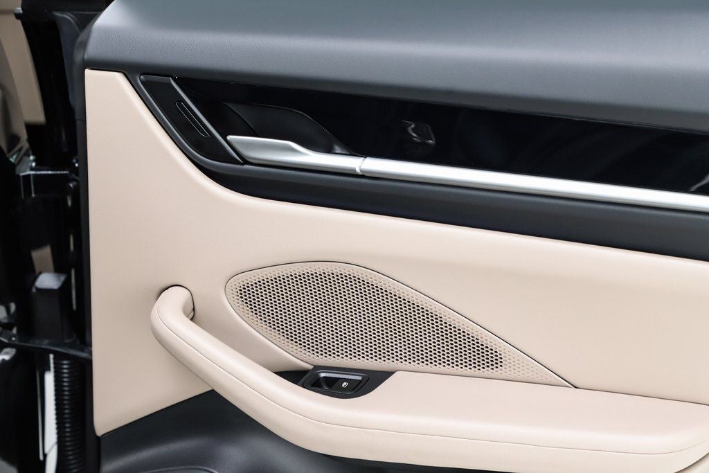 2025 Porsche Macan Electric 4S