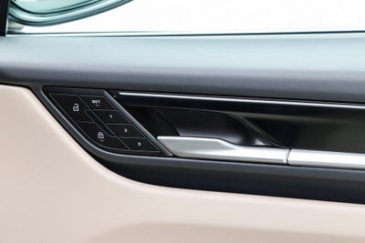 2025 Porsche Macan Electric 4S