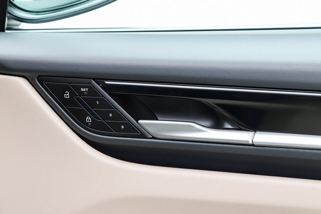 2025 Porsche Macan Electric 4S