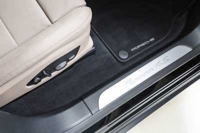 2025 Porsche Macan Electric 4S