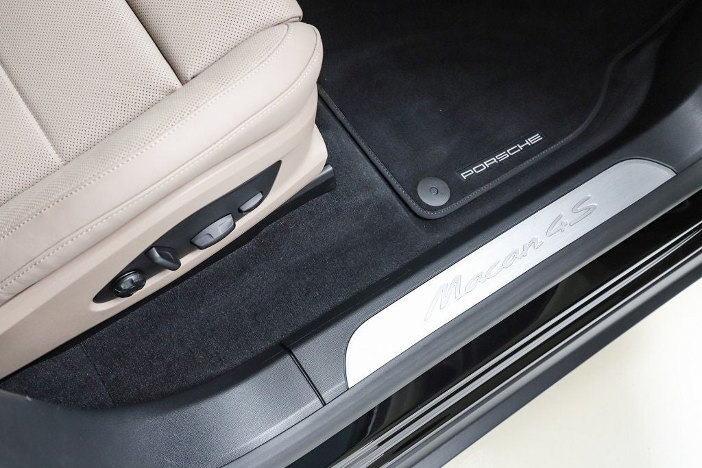 2025 Porsche Macan Electric 4S