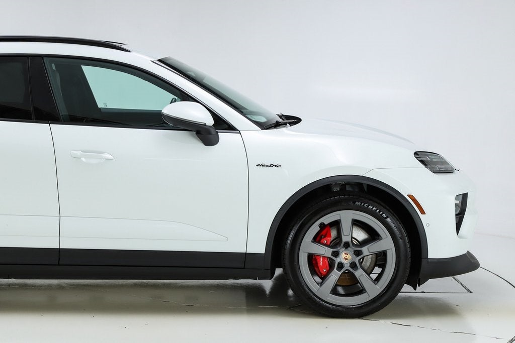 2025 Porsche Macan Electric 4S