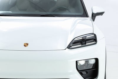 2025 Porsche Macan Electric 4S