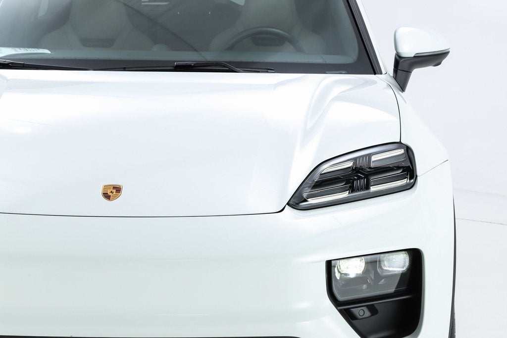 2025 Porsche Macan Electric 4S