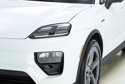 2025 Porsche Macan Electric 4S