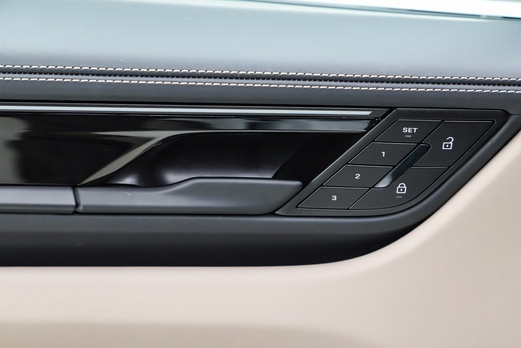 2025 Porsche Macan Electric 4S