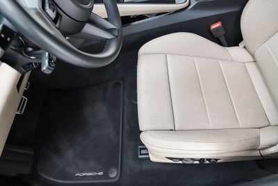 2025 Porsche Macan Electric 4S