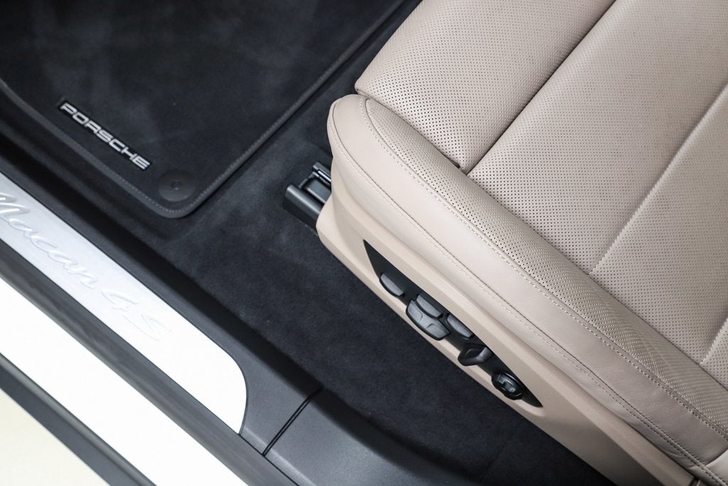 2025 Porsche Macan Electric 4S