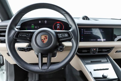 2025 Porsche Macan Electric 4S