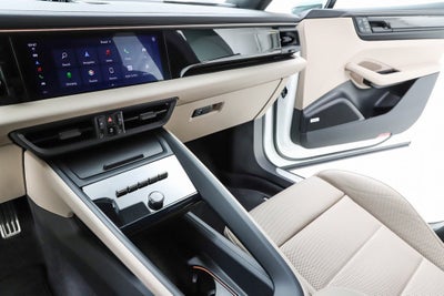 2025 Porsche Macan Electric 4S