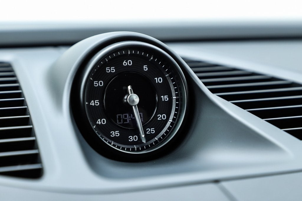 2025 Porsche Macan Electric 4S