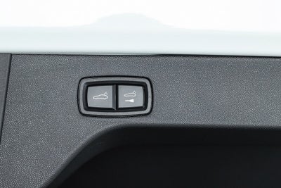 2025 Porsche Macan Electric 4S