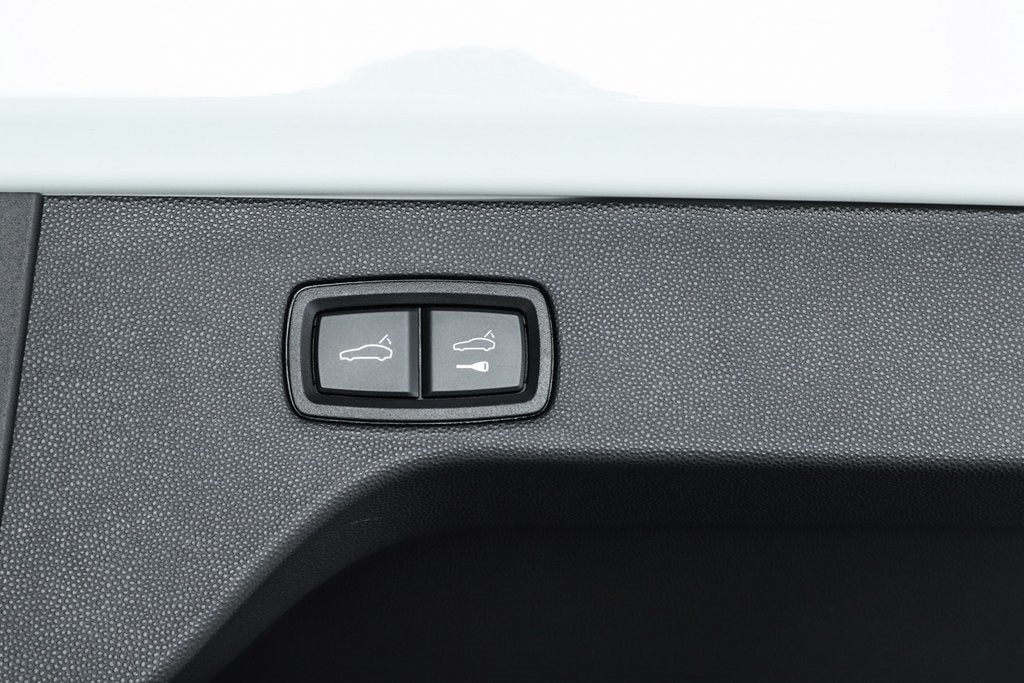 2025 Porsche Macan Electric 4S