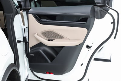 2025 Porsche Macan Electric 4S