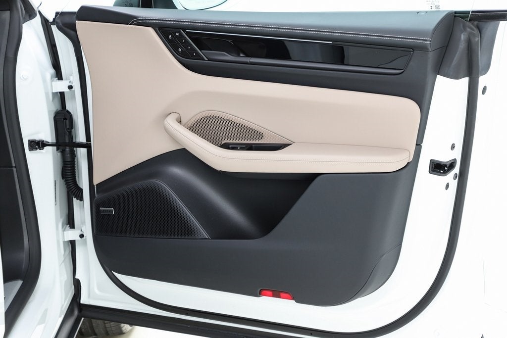 2025 Porsche Macan Electric 4S