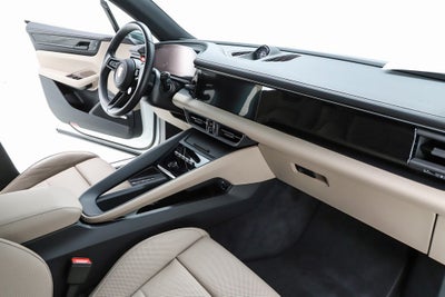 2025 Porsche Macan Electric 4S