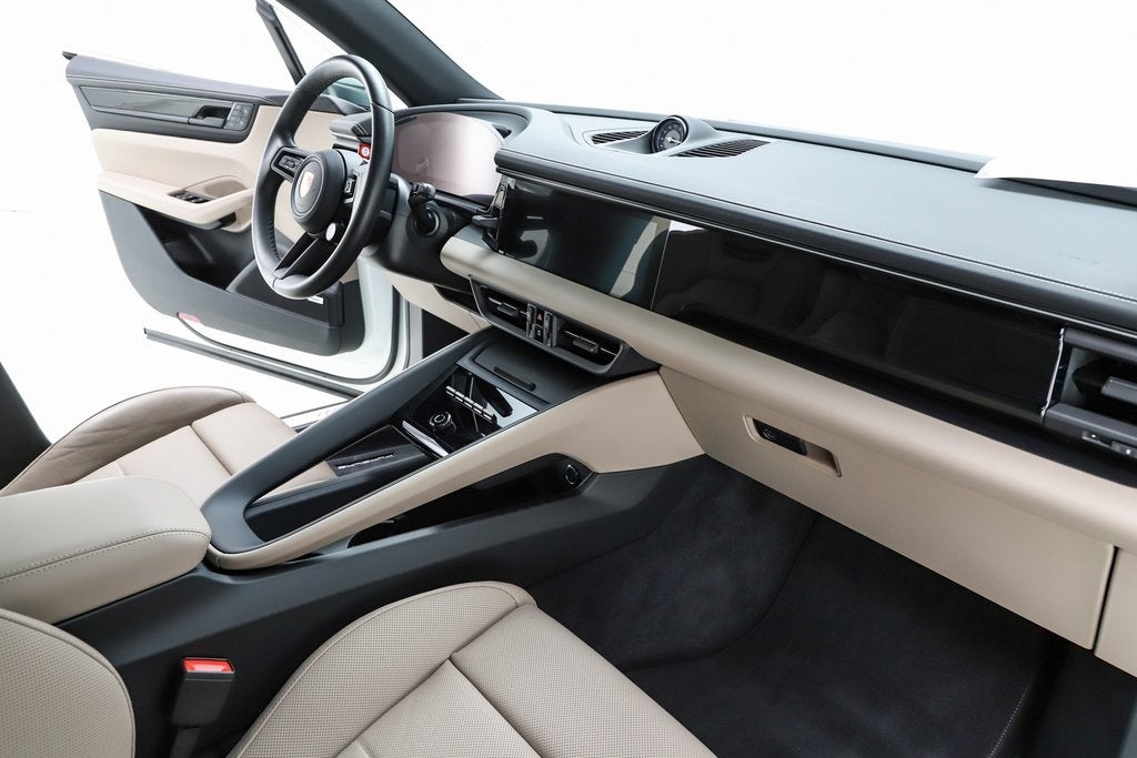 2025 Porsche Macan Electric 4S