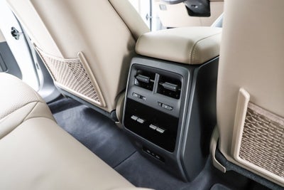 2025 Porsche Macan Electric 4S