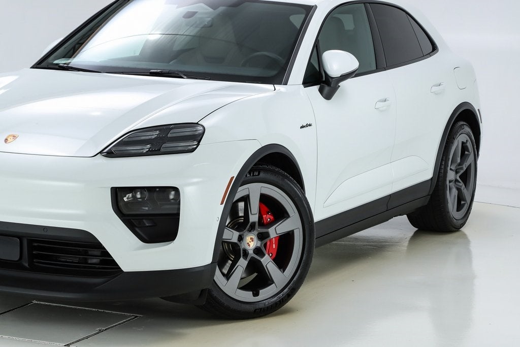2025 Porsche Macan Electric 4S