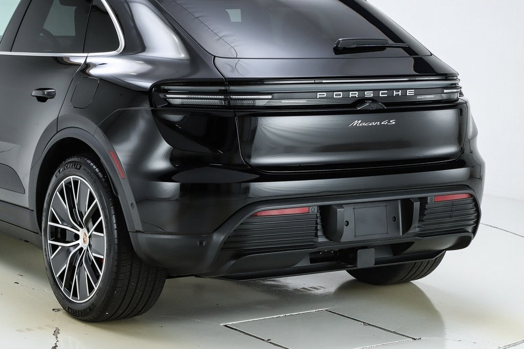 2025 Porsche Macan Electric 4S