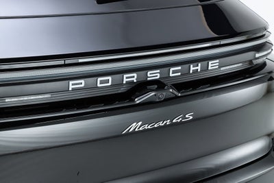 2025 Porsche Macan Electric 4S