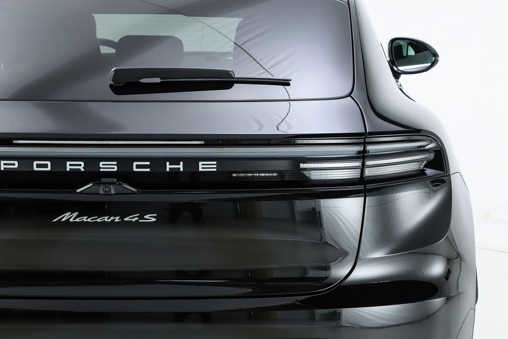 2025 Porsche Macan Electric 4S