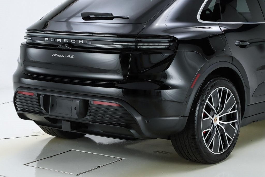 2025 Porsche Macan Electric 4S