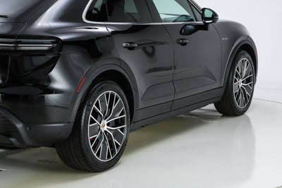 2025 Porsche Macan Electric 4S