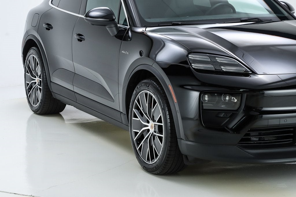 2025 Porsche Macan Electric 4S