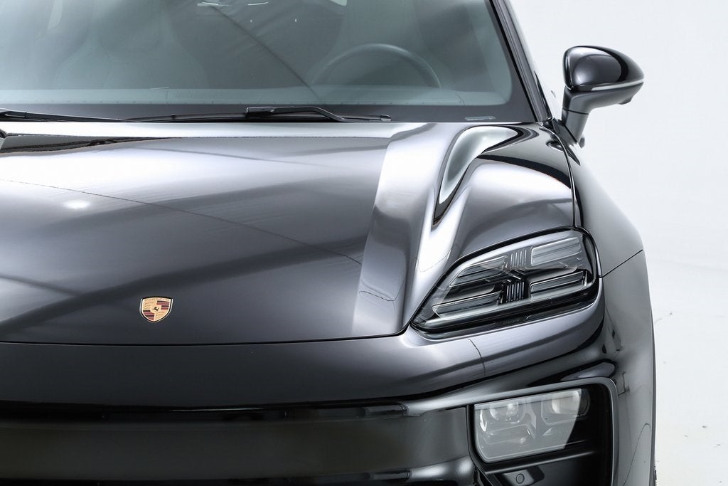 2025 Porsche Macan Electric 4S