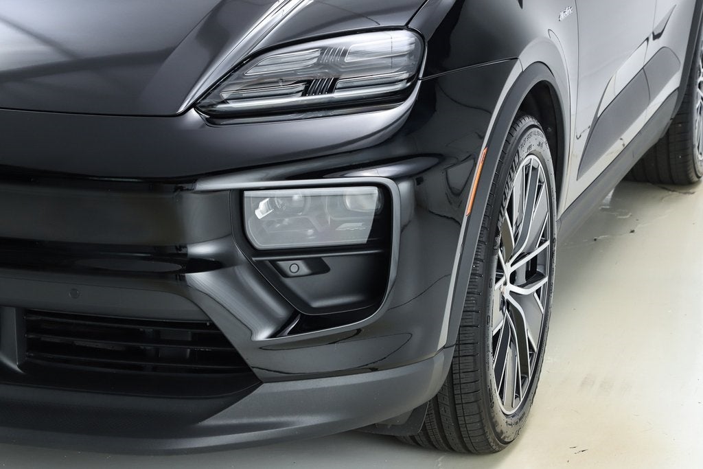2025 Porsche Macan Electric 4S