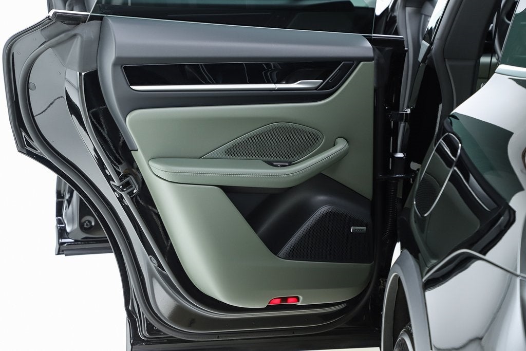 2025 Porsche Macan Electric 4S