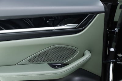 2025 Porsche Macan Electric 4S