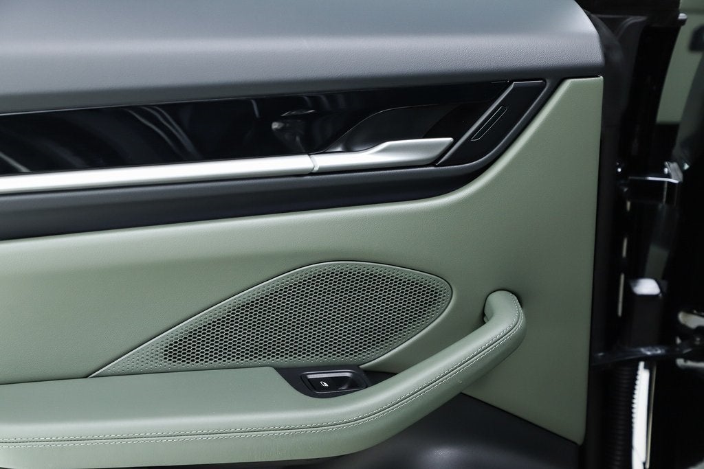 2025 Porsche Macan Electric 4S