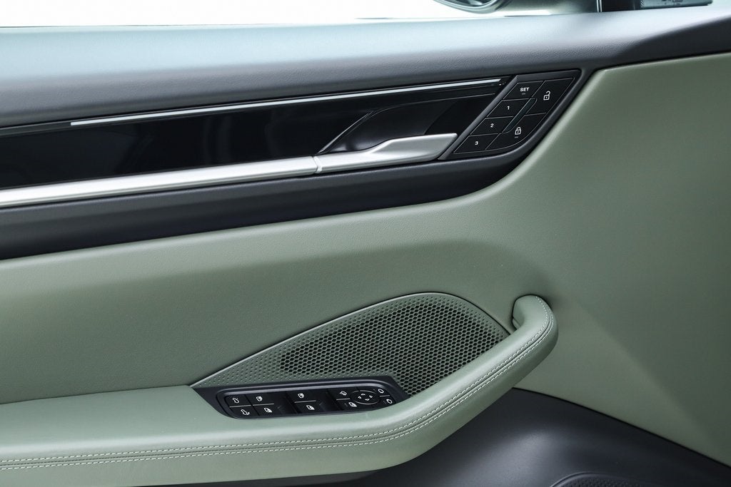 2025 Porsche Macan Electric 4S