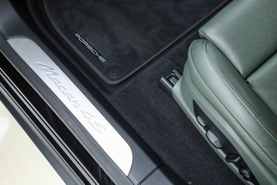 2025 Porsche Macan Electric 4S